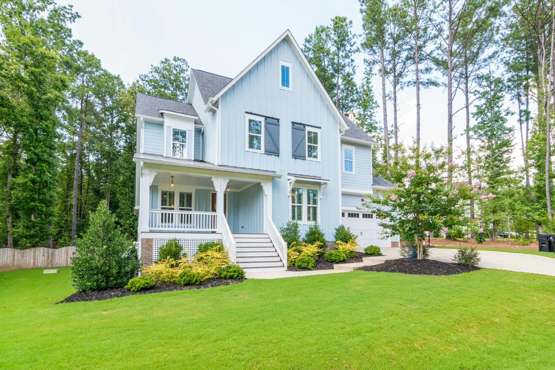 Suburban home with green lawn in North Druid Hills, Atlanta GA